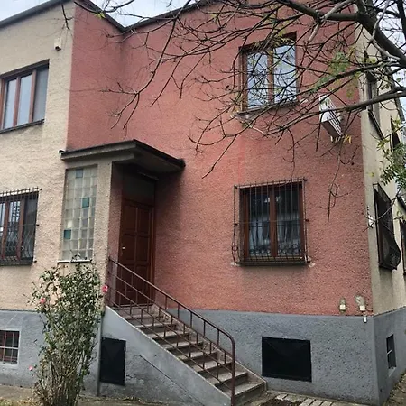 Katovska * Holíč